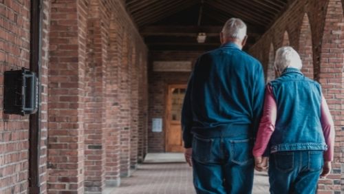 couple holding hands